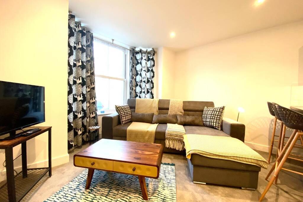 Stunning New Apartment Set In St Leonards On Sea Hollington  Kültér fotó