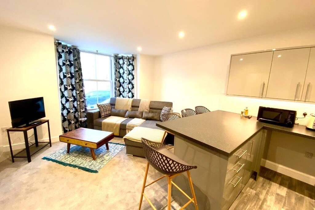 Stunning New Apartment Set In St Leonards On Sea Hollington  Kültér fotó